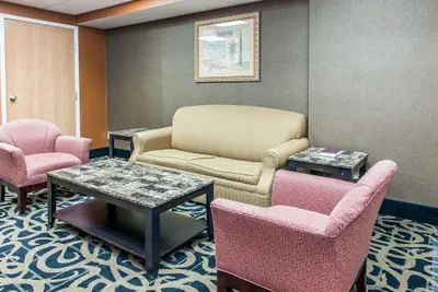 Photo 2 - Quality Inn Defiance