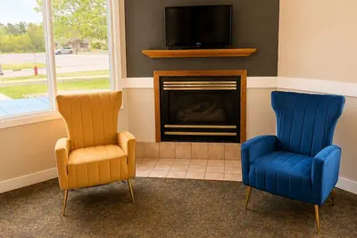 Photo 4 - Days Inn by Wyndham Hinckley