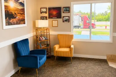 Photo 5 - Days Inn by Wyndham Hinckley