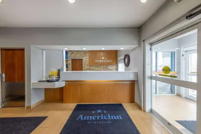 Photo 5 - AmericInn by Wyndham Duluth