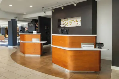 Photo 4 - Courtyard by Marriott Hartford Cromwell