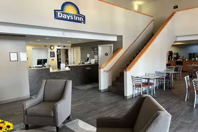 Photo 4 - Days Inn by Wyndham Hays