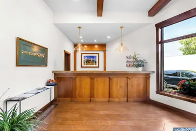 Photo 4 - Best Western Driftwood Inn