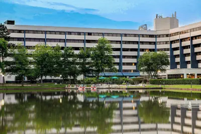 Photo 2 - DoubleTree Suites by Hilton Raleigh - Durham