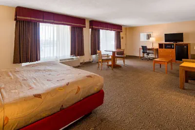Photo 5 - Best Western Thunderbird Motel