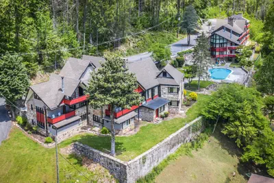 Photo 2 - Chalet Inn