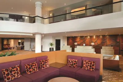 Photo 4 - Hilton East Brunswick Hotel & Executive Meeting Center