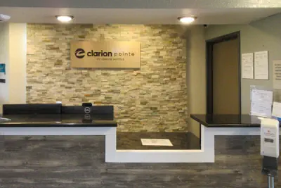 Photo 2 - Clarion Pointe Evansville North