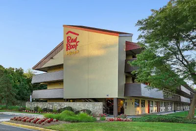Photo 2 - Red Roof Inn PLUS+ Washington DC - Oxon Hill