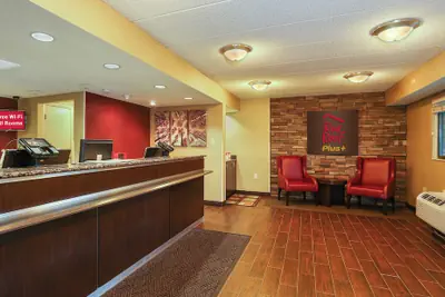 Photo 3 - Red Roof Inn PLUS+ Washington DC - Oxon Hill