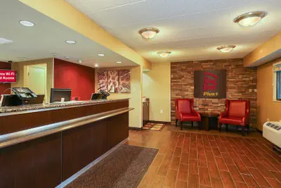 Photo 4 - Red Roof Inn PLUS+ Washington DC - Oxon Hill