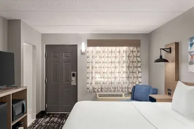 Photo 5 - La Quinta Inn by Wyndham Temple