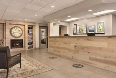 Photo 3 - Country Inn & Suites by Radisson, Port Clinton, OH