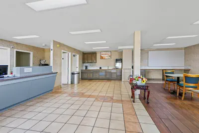 Photo 3 - Magnolia Inn Townhouse Hattiesburg MS I-59