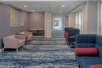 Photo 2 - DoubleTree Suites by Hilton Hotel Mt. Laurel