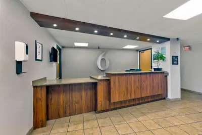 Photo 3 - Motel 6 Oak Creek, WI