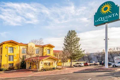 Photo 2 - La Quinta Inn by Wyndham Colorado Springs Garden of the Gods
