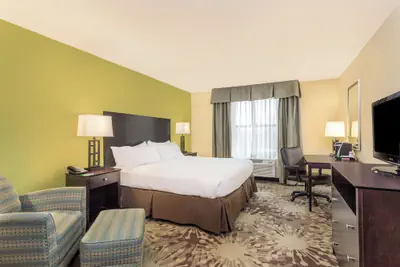 Photo 5 - Hotel Gurnee