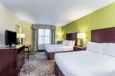 Photo 4 - Hotel Gurnee
