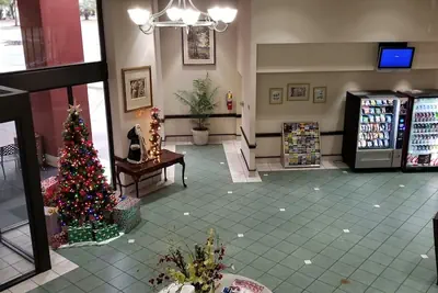 Photo 4 - Clarion Inn & Suites Florence - Darlington
