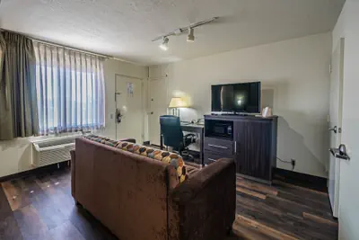 Photo 4 - Super 8 by Wyndham El Paso Airport