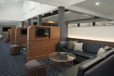 Photo 3 - Courtyard by Marriott Louisville East