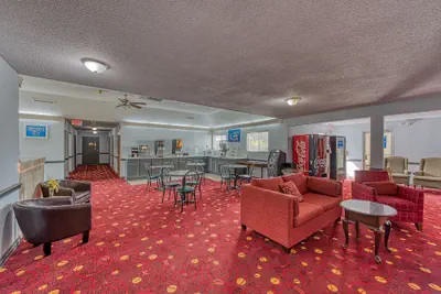 Photo 4 - American Inn and Suites Dundee