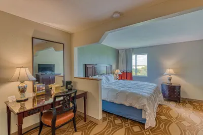 Photo 2 - American Inn and Suites Dundee