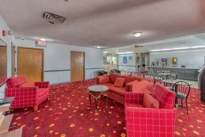 Photo 5 - American Inn and Suites Dundee