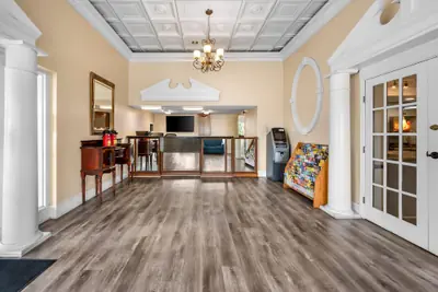 Photo 3 - Super 8 by Wyndham Metairie