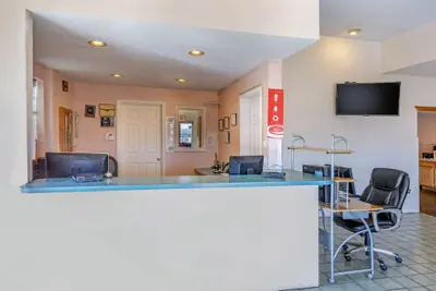Photo 2 - Econo Lodge Inn & Suites Socorro