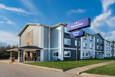 Photo 2 - AmericInn by Wyndham Quincy