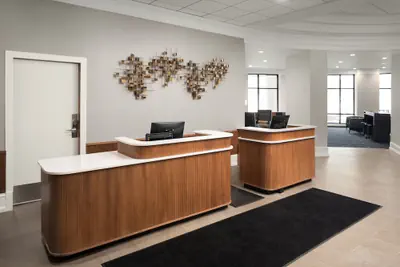 Photo 2 - Courtyard by Marriott Chicago at Medical District/UIC