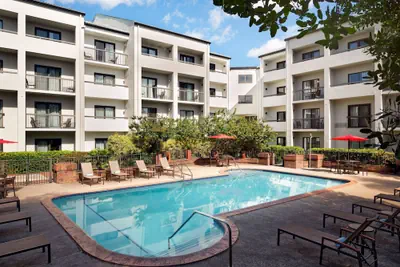 Photo 2 - Courtyard by Marriott Miami Airport West/Doral