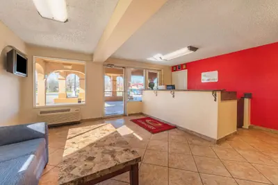 Photo 4 - Econo Lodge San Marcos University Area