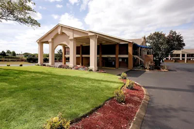 Photo 2 - Americas Best Value Inn & Suites Murfreesboro