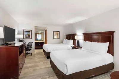 Photo 2 - Best Western Plus Redondo Beach Inn