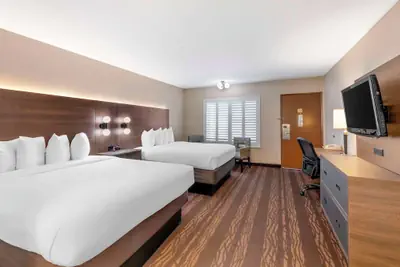 Photo 4 - Best Western Plus Stovall's Inn
