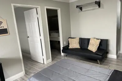 Photo 5 - Cabana Inn & Suites