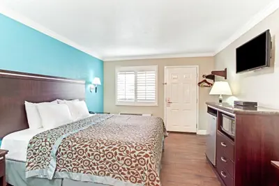 Photo 3 - Cabana Inn & Suites