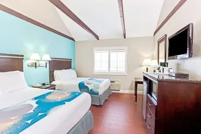 Photo 2 - Cabana Inn & Suites