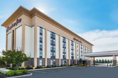 Photo 2 - Hampton Inn Buffalo-Airport / Galleria Mall