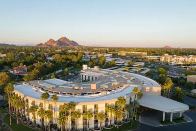 Photo 2 - Embassy Suites by Hilton Phoenix Biltmore