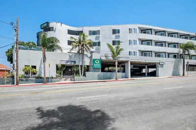 Photo 2 - Quality Inn & Suites Hermosa Beach