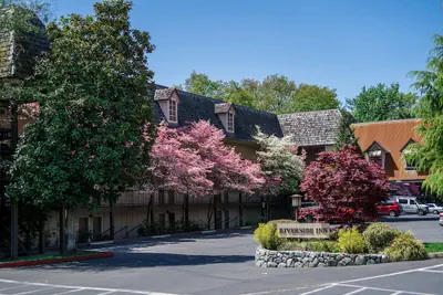 Photo 2 - Riverside Inn