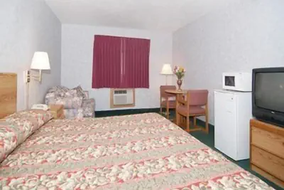 Photo 5 - Days Inn by Wyndham Moosic