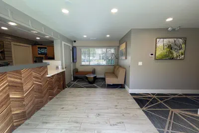 Photo 3 - Best Western Town House Lodge