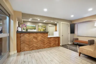 Photo 4 - Best Western Town House Lodge