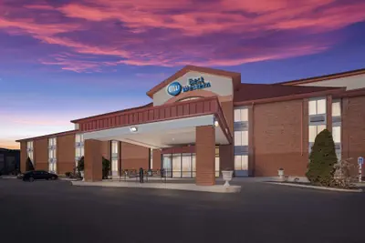 Photo 2 - Best Western Luxbury Inn Fort Wayne