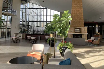 Photo 3 - Holiday Inn Asheville Biltmore by IHG